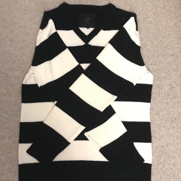 SWEATER - Picture 2 of 3